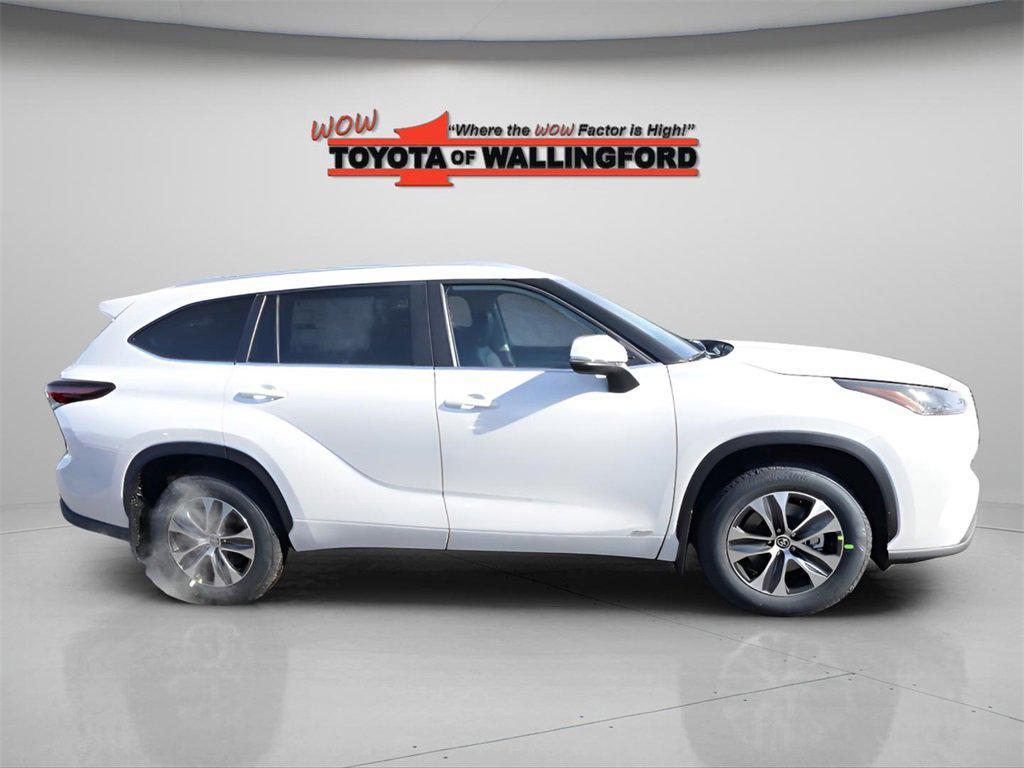 new 2026 Toyota Highlander Hybrid car, priced at $49,768