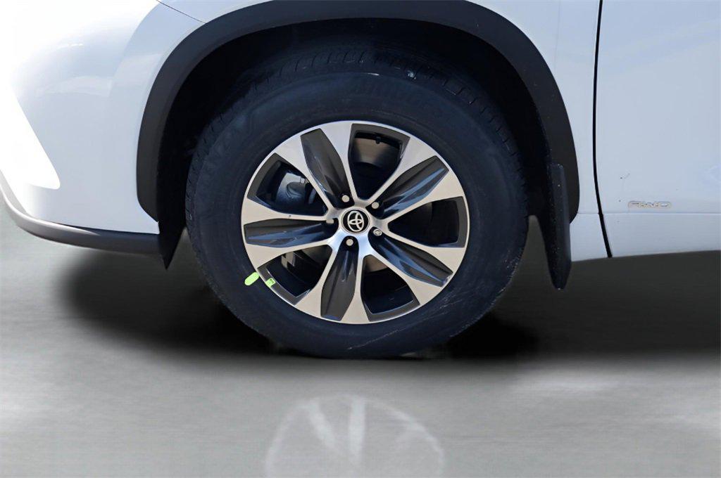 new 2026 Toyota Highlander Hybrid car, priced at $49,768