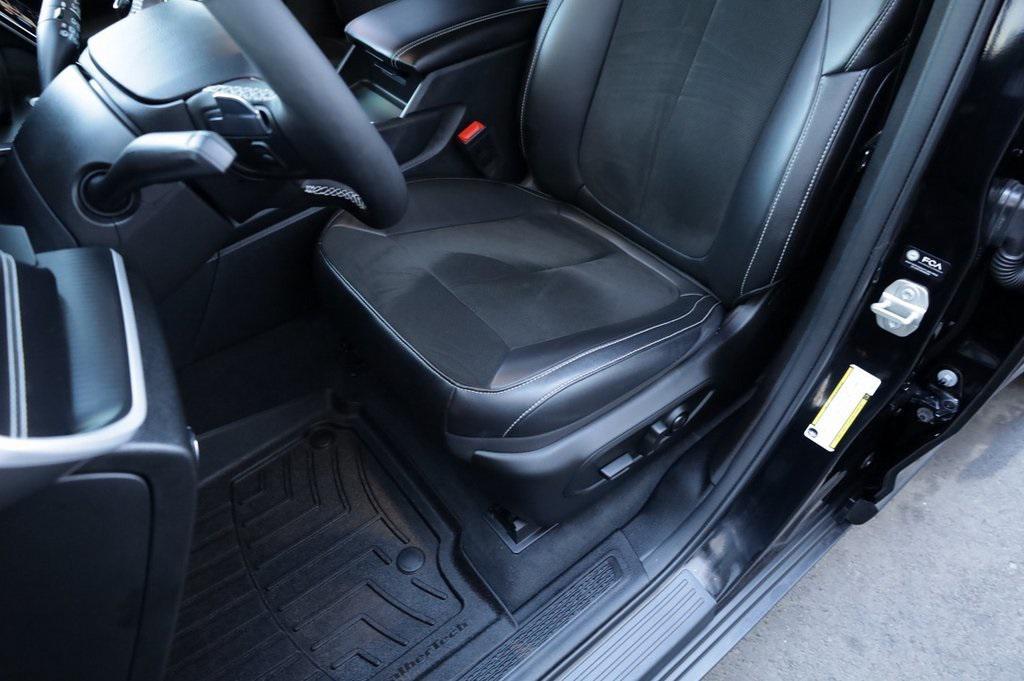 used 2023 Jeep Grand Cherokee car, priced at $33,925