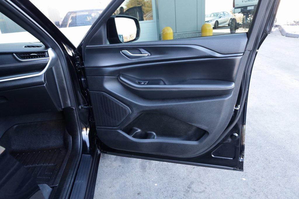 used 2023 Jeep Grand Cherokee car, priced at $33,925