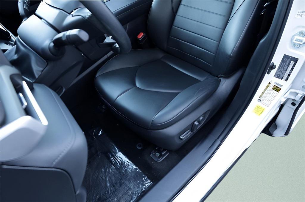 used 2023 Toyota Highlander car, priced at $36,925