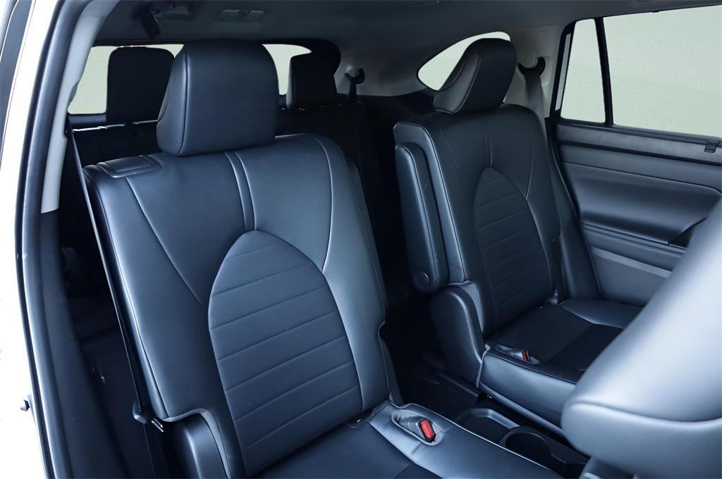 used 2023 Toyota Highlander car, priced at $36,925