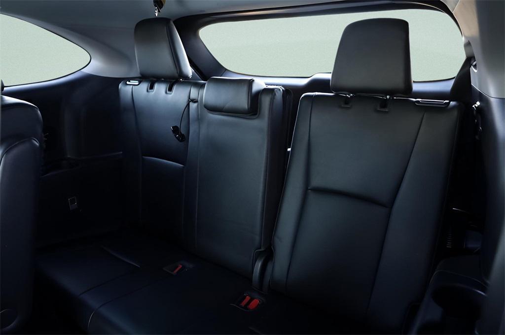used 2023 Toyota Highlander car, priced at $36,925