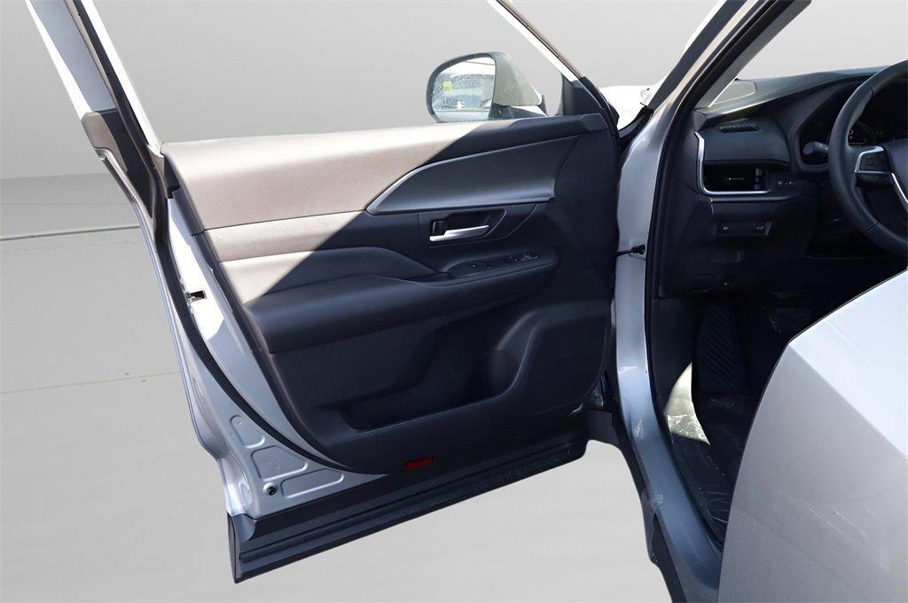 new 2026 Toyota Highlander Hybrid car, priced at $49,663