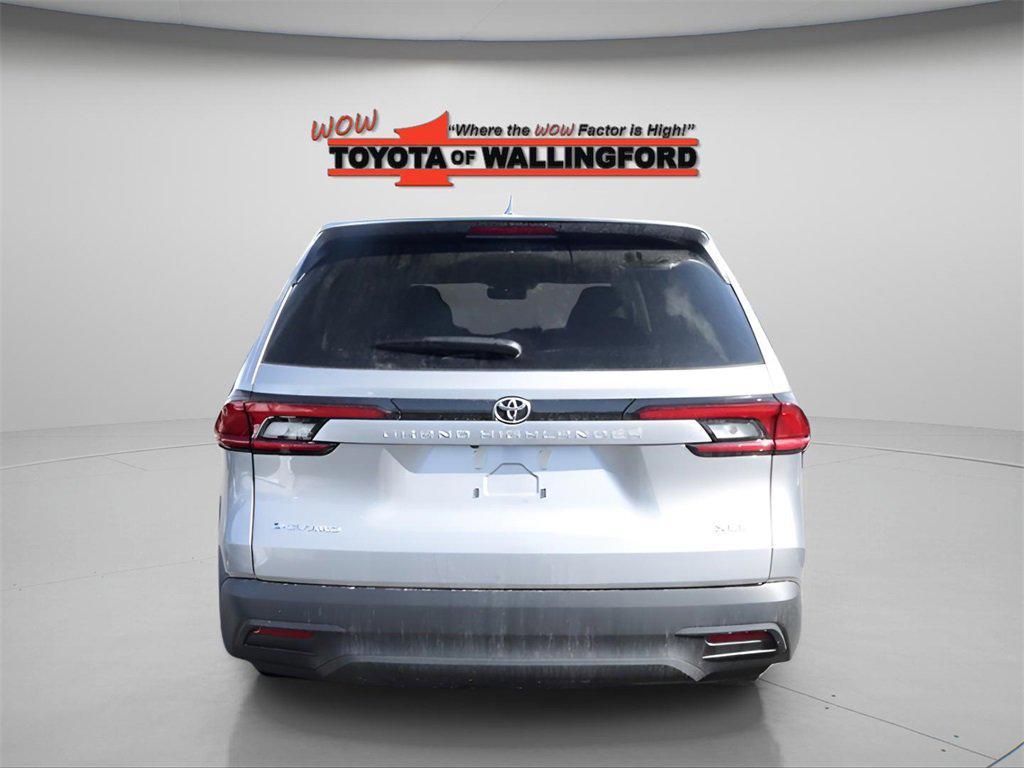 new 2026 Toyota Highlander Hybrid car, priced at $49,663