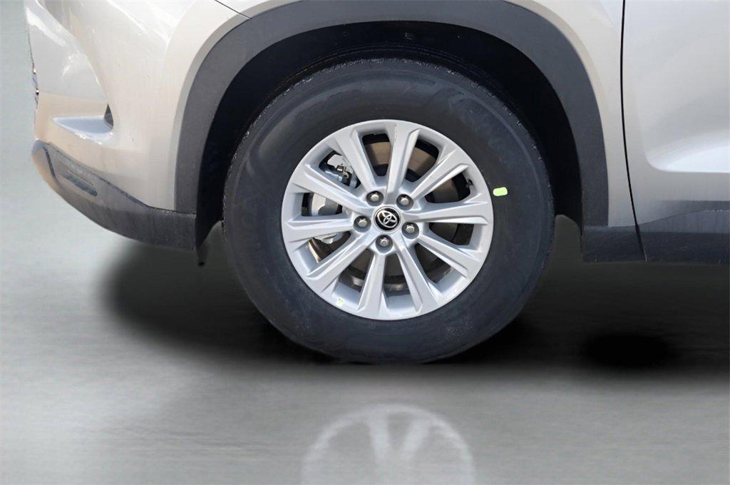 new 2026 Toyota Highlander Hybrid car, priced at $49,663