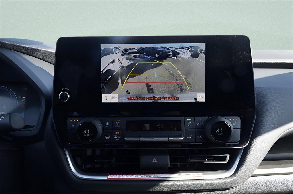 new 2026 Toyota Highlander Hybrid car, priced at $49,663