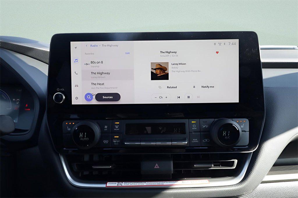 new 2026 Toyota Highlander Hybrid car, priced at $49,663