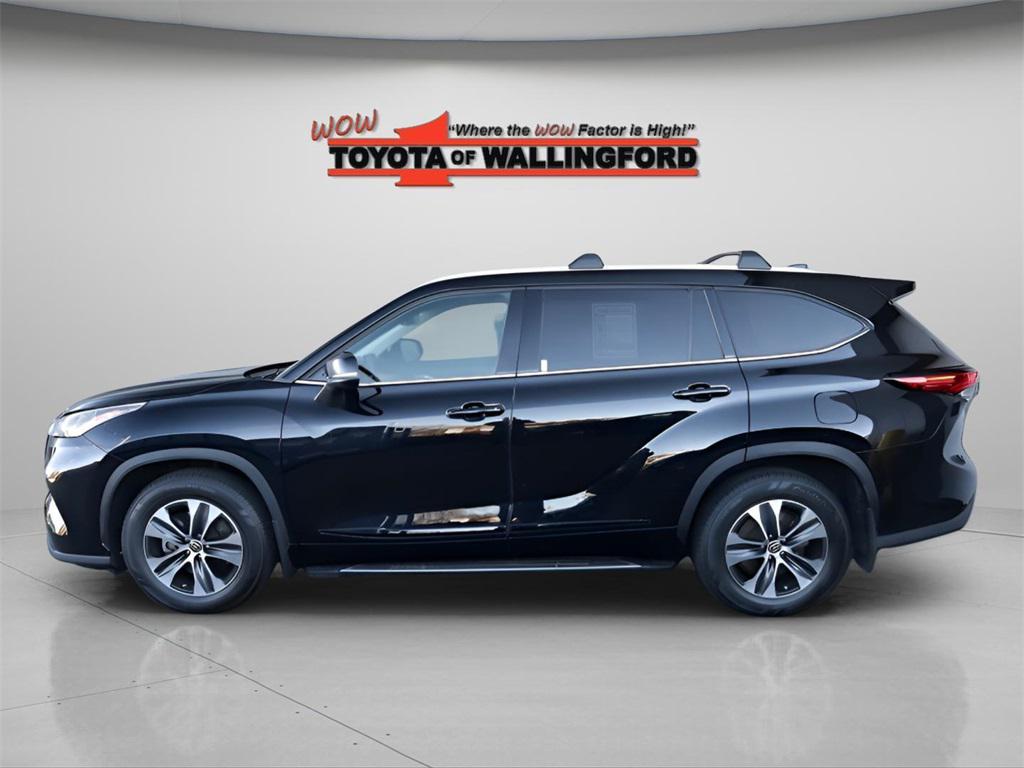 used 2022 Toyota Highlander car, priced at $37,525