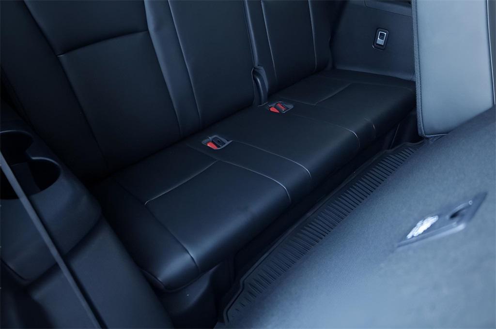 used 2022 Toyota Highlander car, priced at $37,525