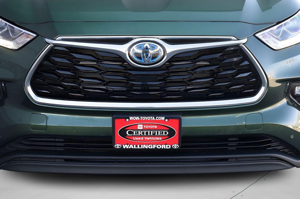 used 2023 Toyota Highlander Hybrid car, priced at $44,925