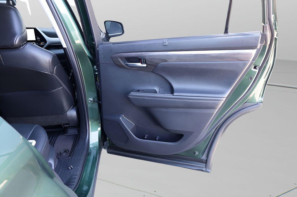 used 2023 Toyota Highlander Hybrid car, priced at $44,925