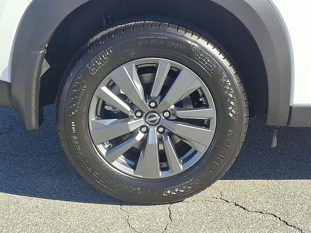 new 2025 Nissan Pathfinder car, priced at $40,579