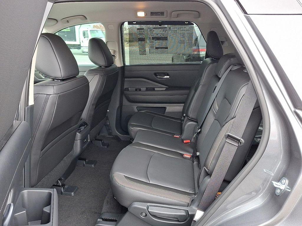new 2025 Nissan Pathfinder car, priced at $40,479