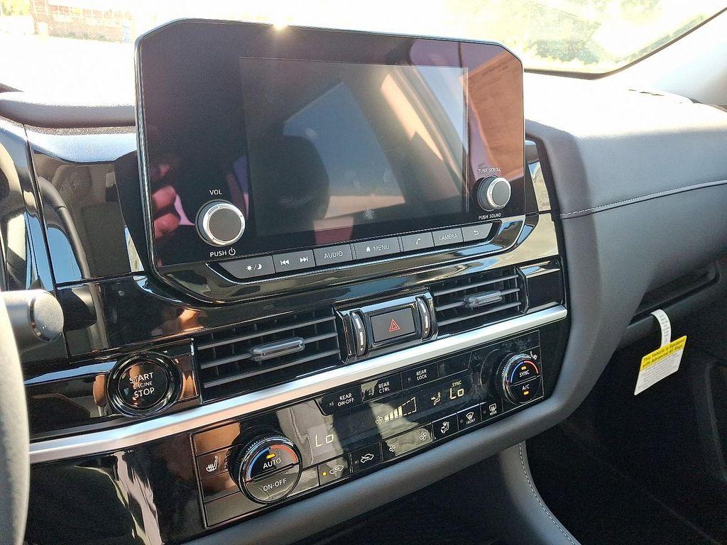 new 2025 Nissan Pathfinder car, priced at $41,679