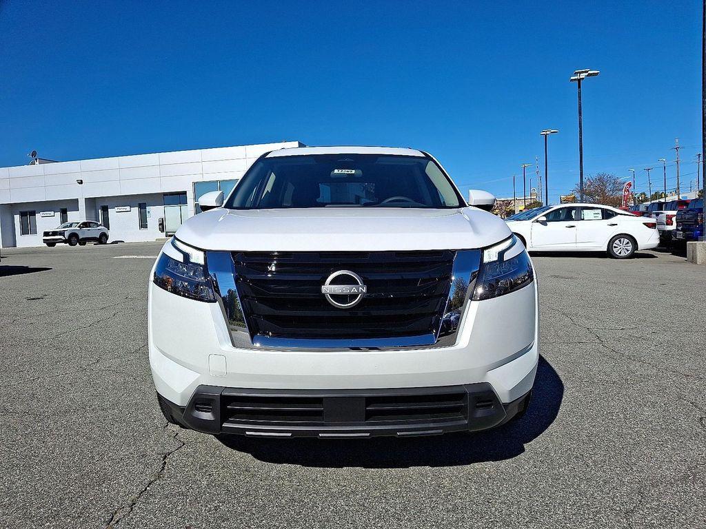 new 2025 Nissan Pathfinder car, priced at $41,679