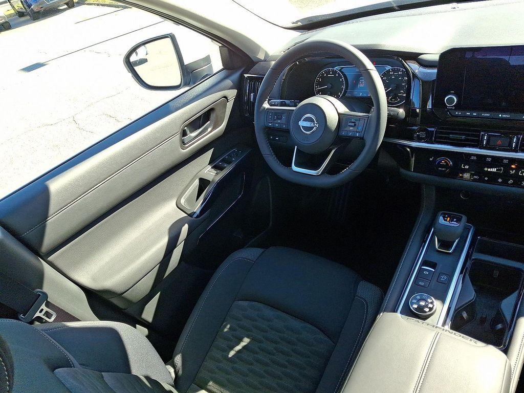 new 2025 Nissan Pathfinder car, priced at $41,679