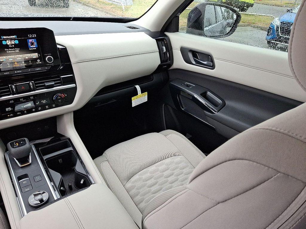 new 2025 Nissan Pathfinder car, priced at $40,572