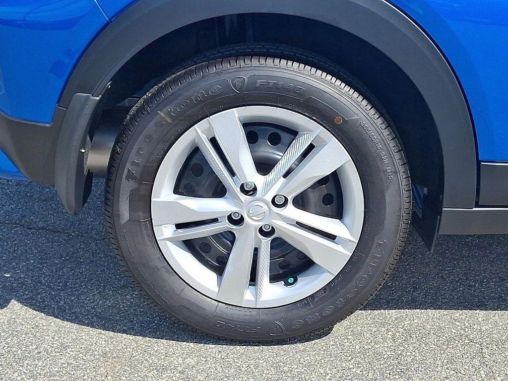 new 2025 Nissan Kicks car, priced at $19,879