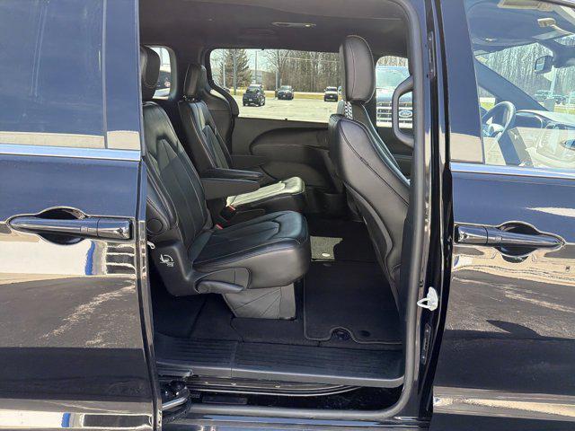 used 2025 Chrysler Pacifica car, priced at $30,995