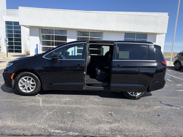 used 2025 Chrysler Pacifica car, priced at $30,679