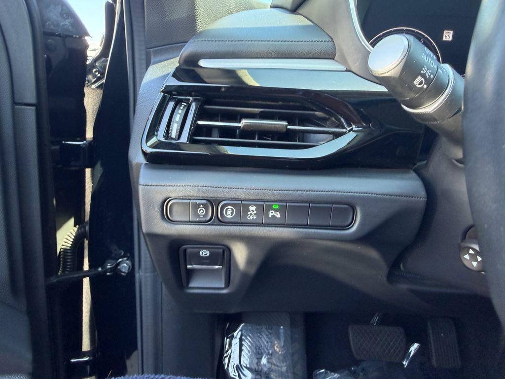 used 2023 Acura MDX car, priced at $39,225