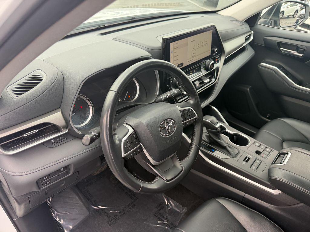 used 2023 Toyota Highlander car, priced at $34,988