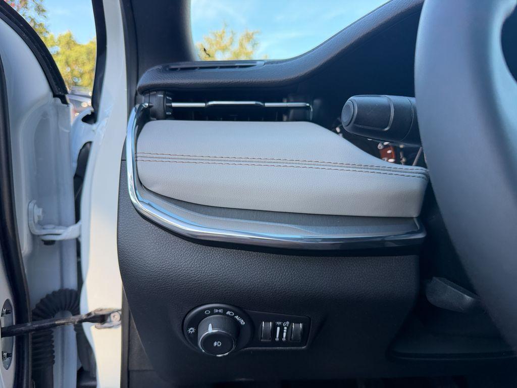used 2024 Jeep Compass car, priced at $19,889