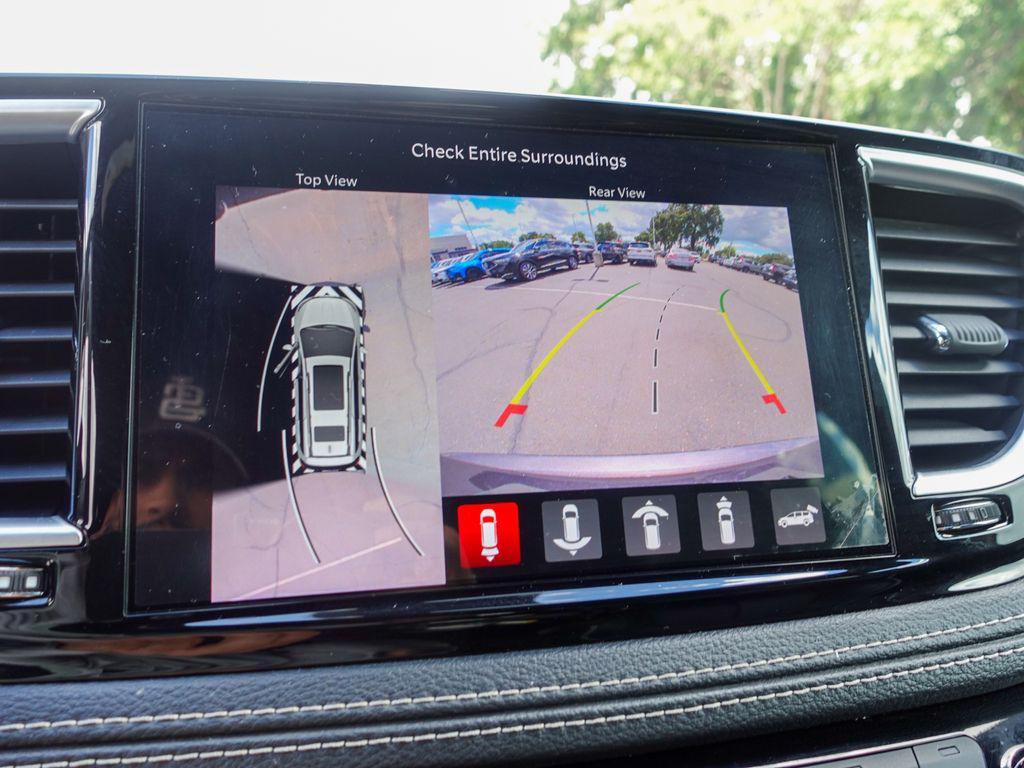 used 2021 Chrysler Pacifica Hybrid car, priced at $27,503