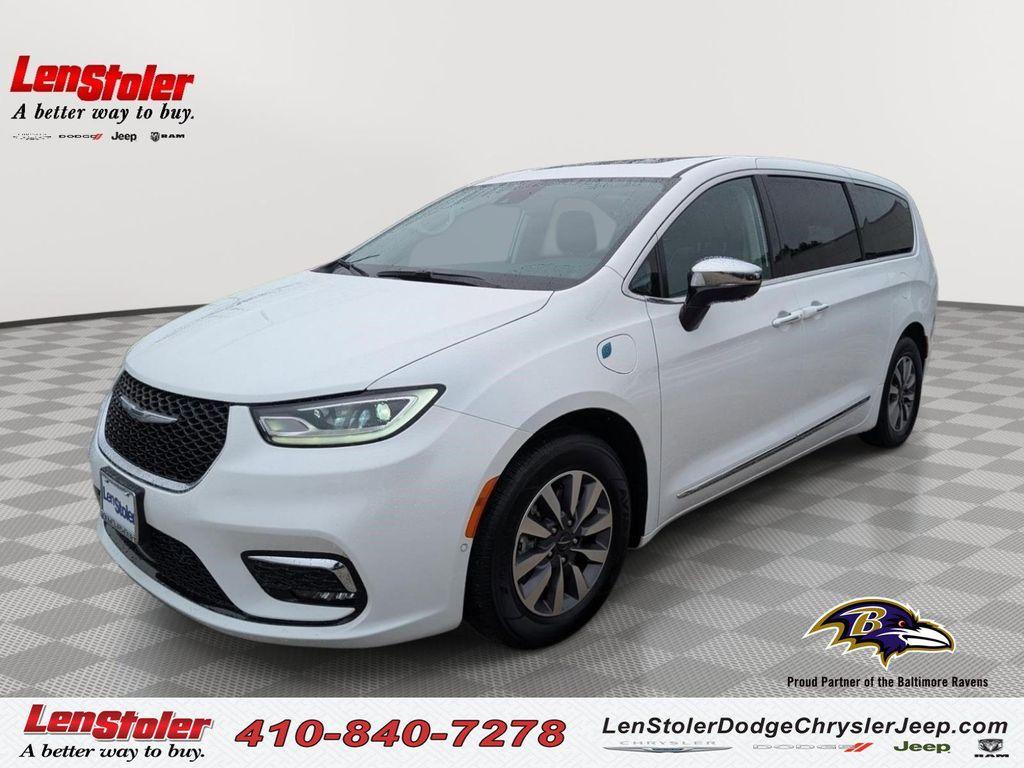 used 2023 Chrysler Pacifica Hybrid car, priced at $31,699