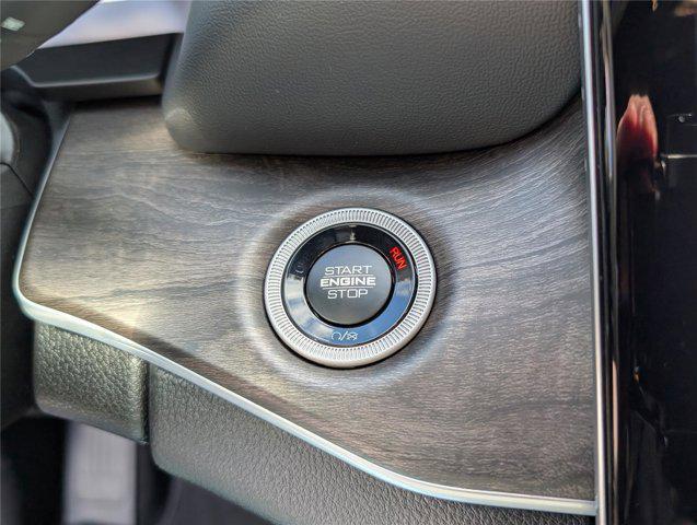 new 2025 Jeep Grand Cherokee car, priced at $43,107