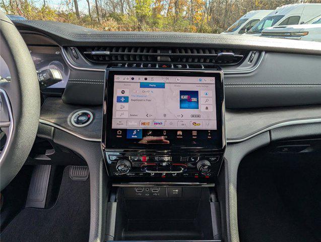 new 2025 Jeep Grand Cherokee car, priced at $43,107