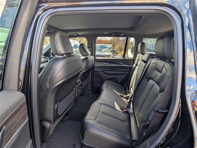 new 2025 Jeep Grand Cherokee car, priced at $43,107