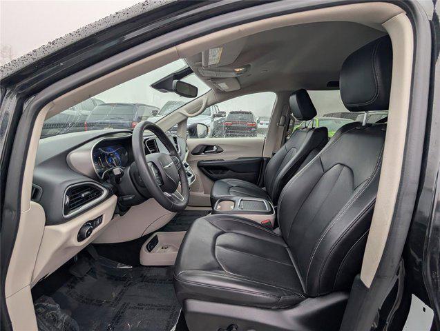 used 2023 Chrysler Pacifica car, priced at $22,000