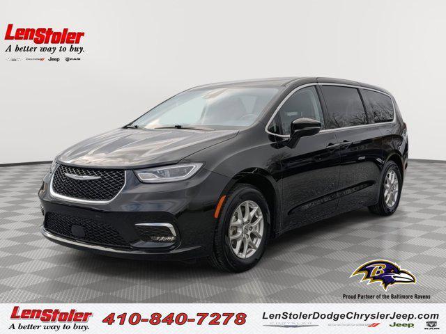 used 2024 Chrysler Pacifica car, priced at $26,000