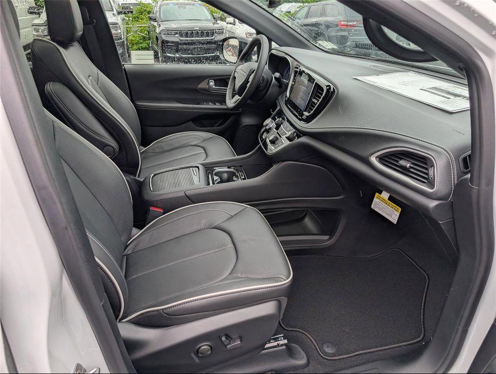 new 2027 Chrysler Pacifica car, priced at $49,613