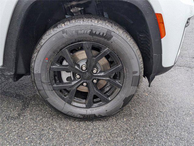 new 2026 Jeep Grand Cherokee car, priced at $41,568