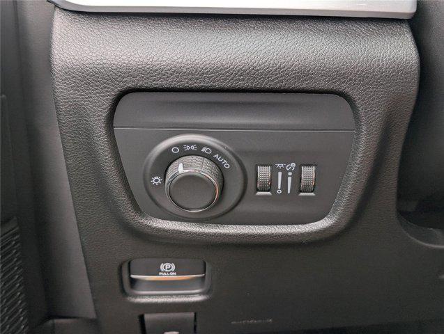 new 2025 Jeep Grand Cherokee car, priced at $32,415