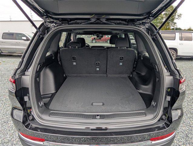 new 2025 Jeep Grand Cherokee car, priced at $32,415