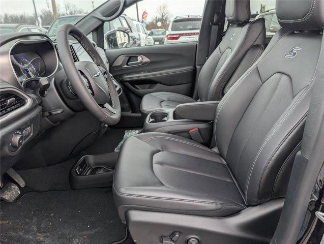 new 2026 Chrysler Pacifica car, priced at $44,578