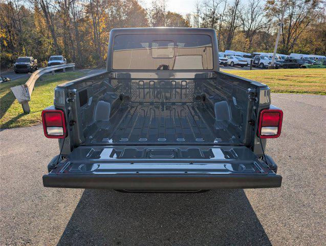 new 2025 Jeep Gladiator car, priced at $37,312