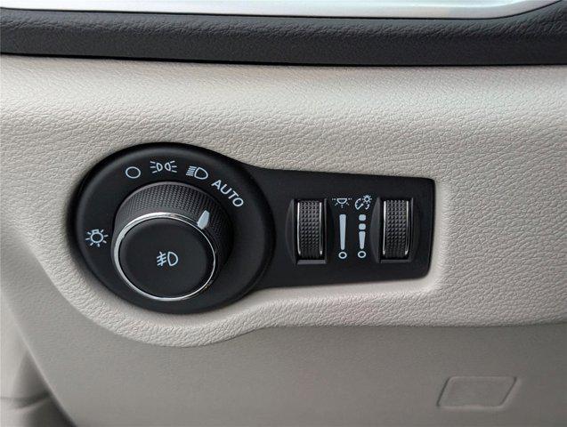 used 2024 Chrysler Pacifica car, priced at $25,500