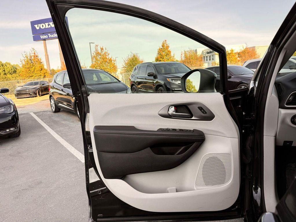 used 2023 Chrysler Pacifica car, priced at $23,991