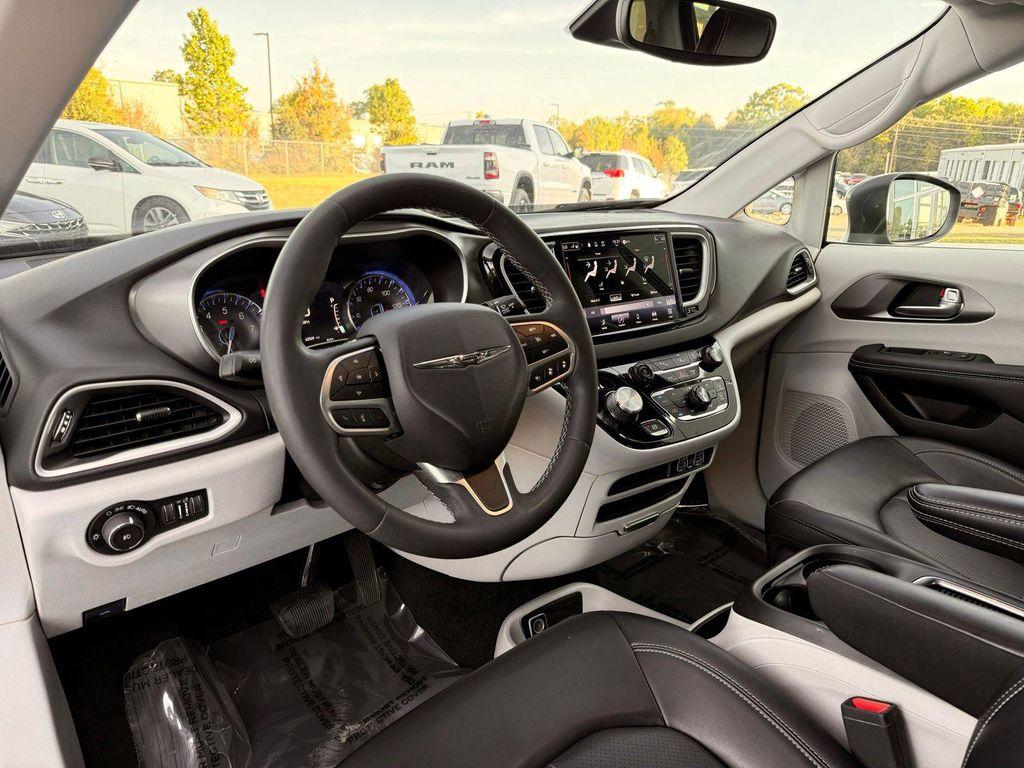 used 2023 Chrysler Pacifica car, priced at $22,991