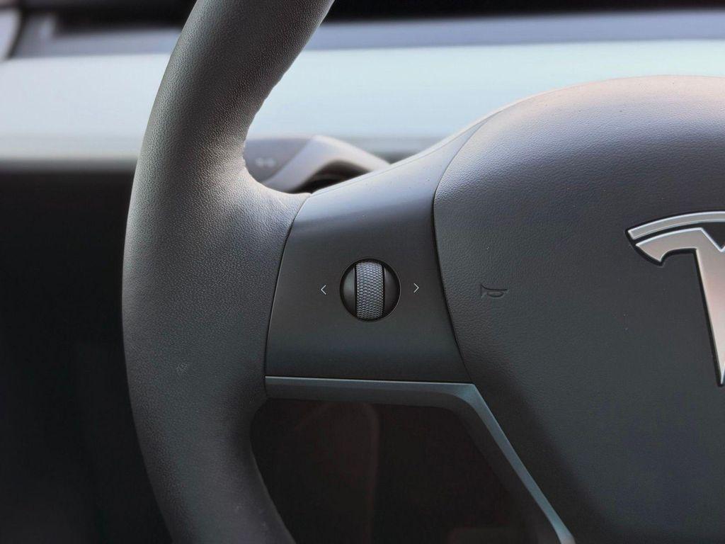 Tesla Model Y view 36