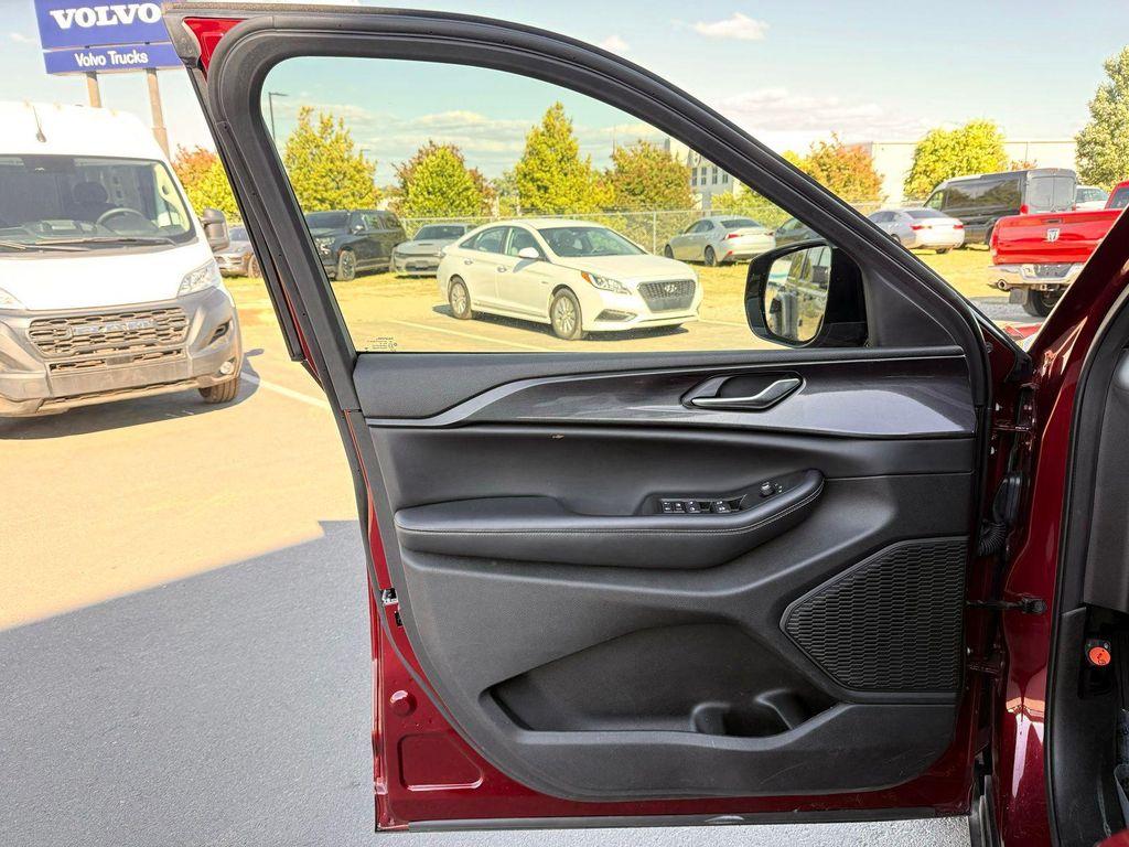 used 2023 Jeep Grand Cherokee L car, priced at $27,691