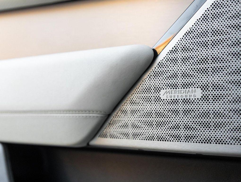 used 2022 Land Rover Range Rover Velar car, priced at $35,490