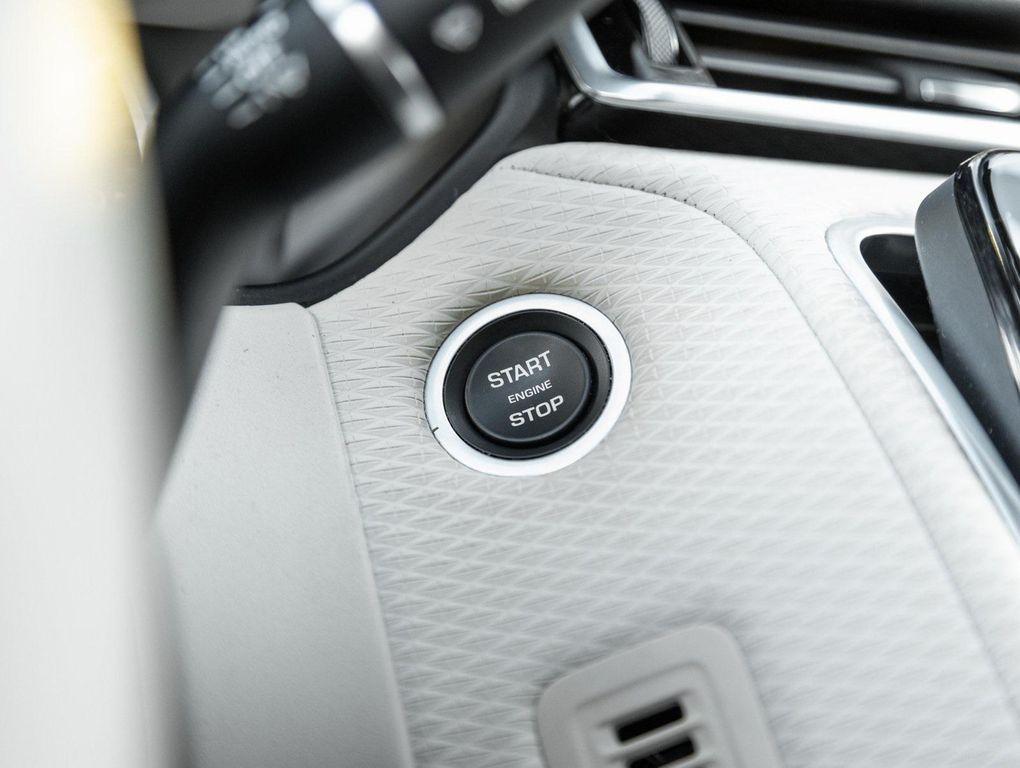 used 2022 Land Rover Range Rover Velar car, priced at $35,490