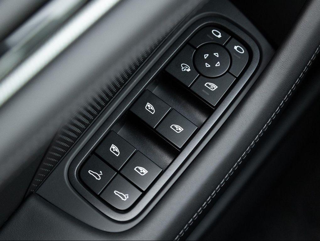 new 2025 Porsche Panamera car, priced at $136,375