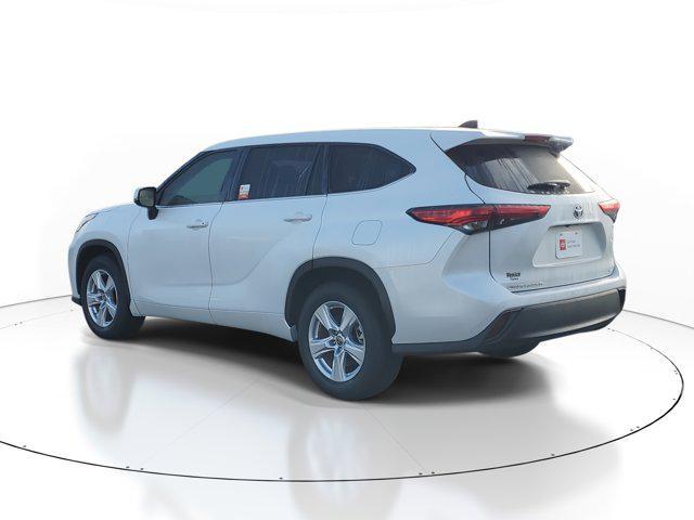 used 2022 Toyota Highlander Hybrid car, priced at $30,389